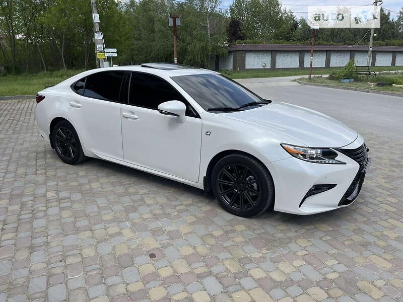 Lexus ES 2017
