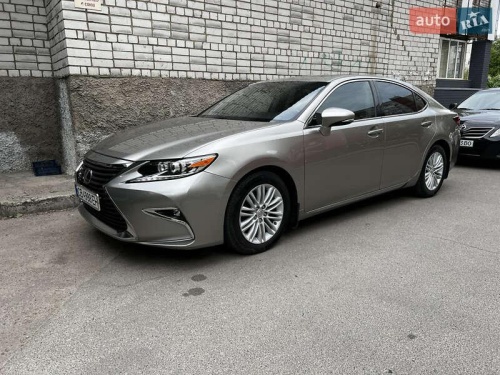 Lexus ES 2016