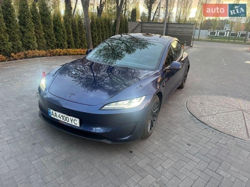 Tesla Model 3 2024