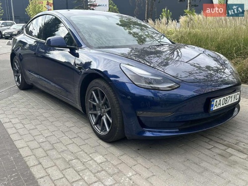 Tesla Model 3 2022
